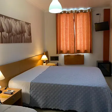 Hotel Weaa 2*