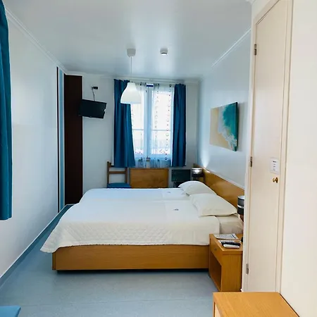 Weaa Hotel 2*